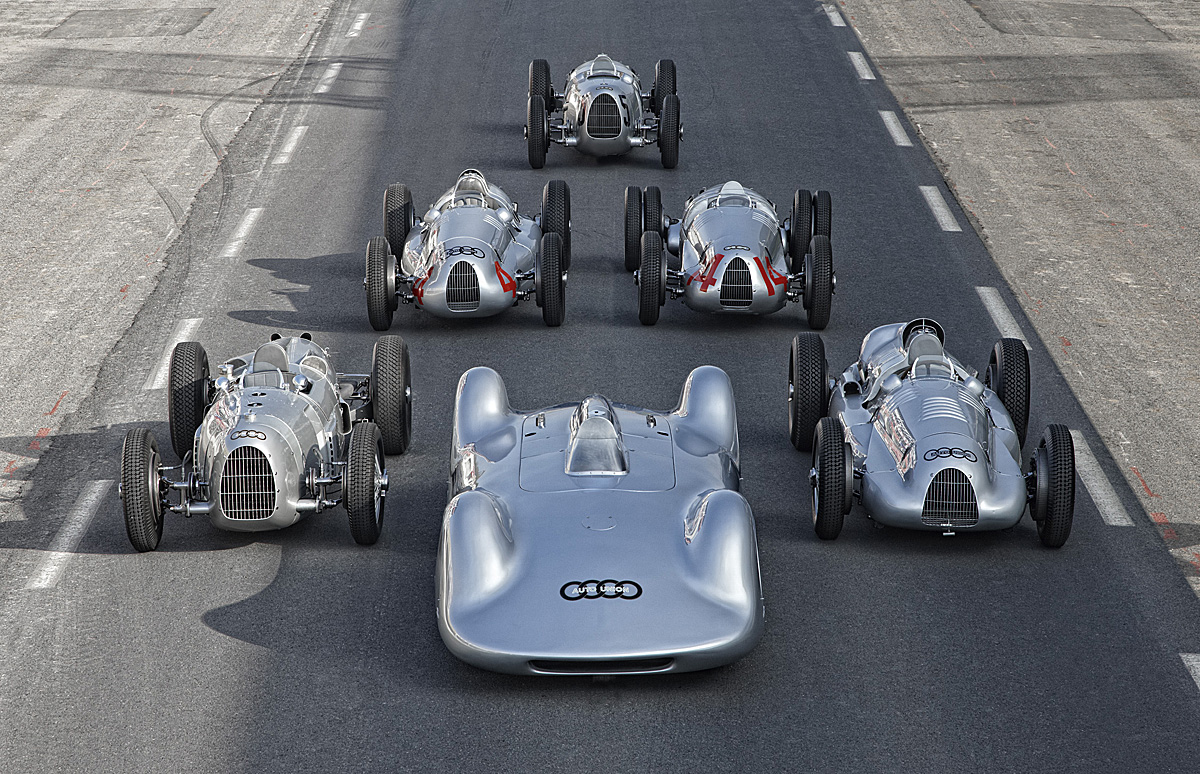 Die Auto Union Silberpfeile auf der ehemaligen Grand Prix Strecke in ...
