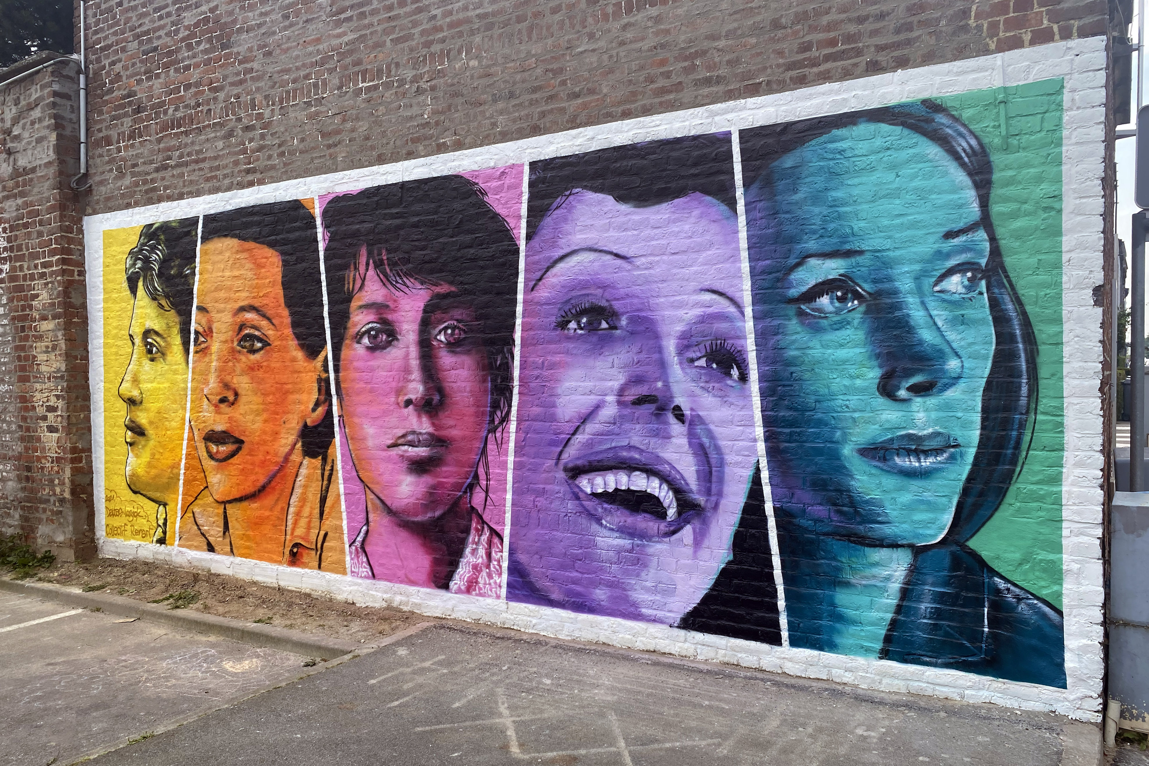 Fresque en couleurs, cinq femmes françaises